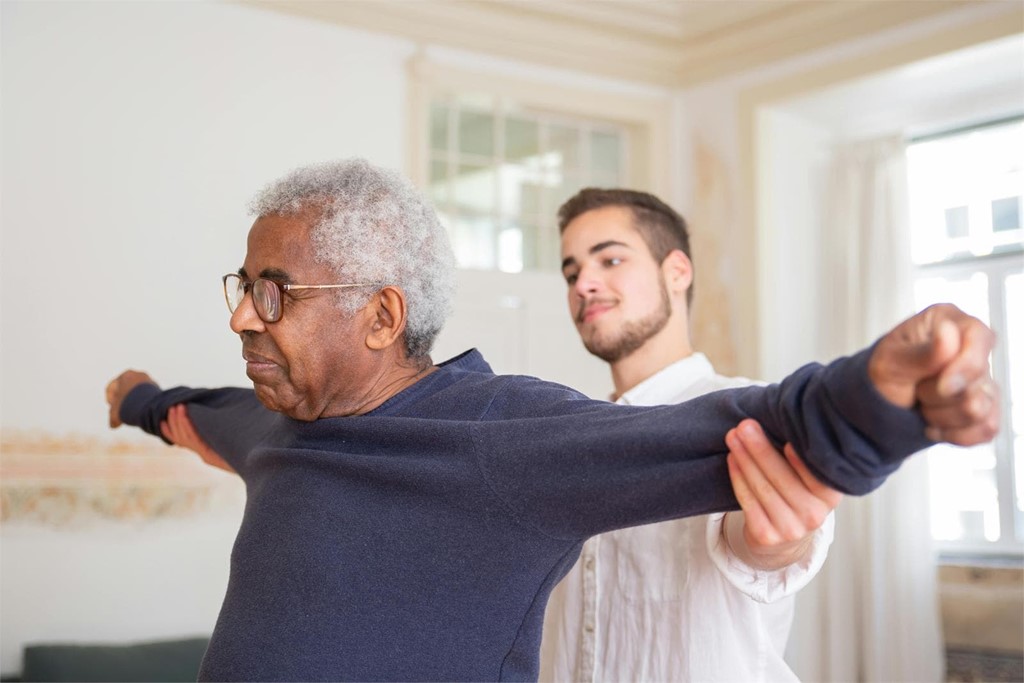 5 beneficios de la fisioterapia para personas de la tercera edad